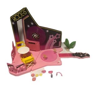 1986 Barbie and Rockers Dance Cafe by Mattel.